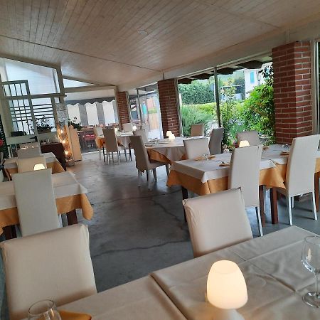 Locanda Della Luna Rossa Calosso Buitenkant foto