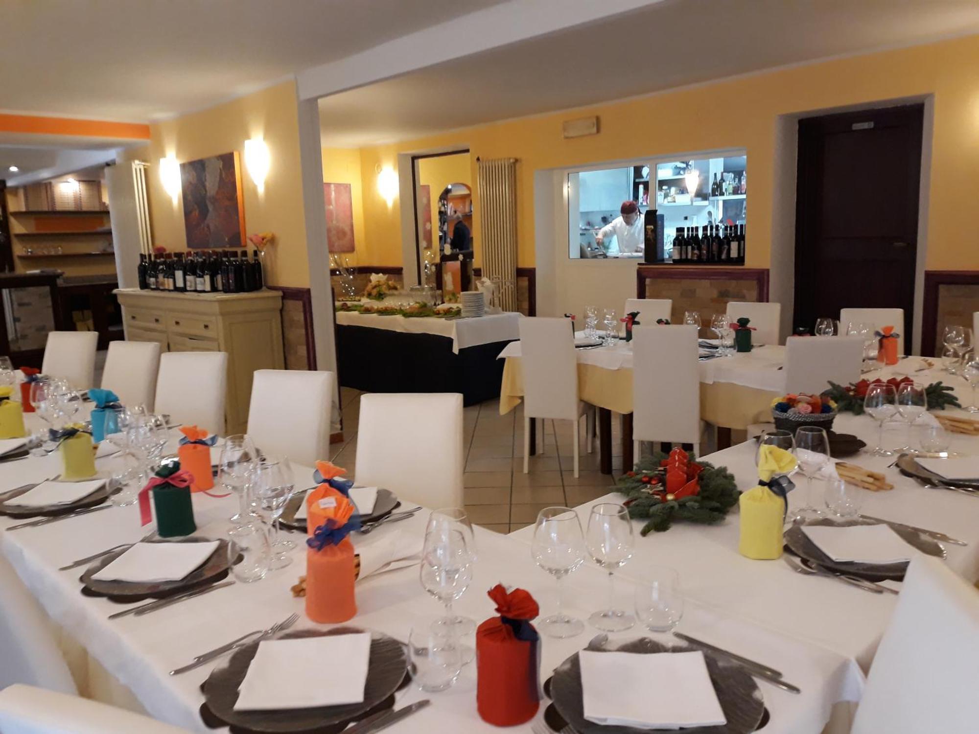 Locanda Della Luna Rossa Calosso Buitenkant foto