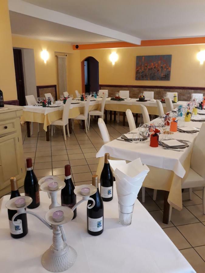 Locanda Della Luna Rossa Calosso Buitenkant foto